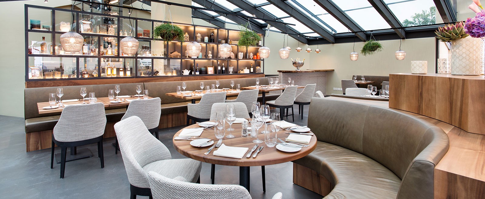 DYER-SMITH FREY - Interior & Branding - Zurich